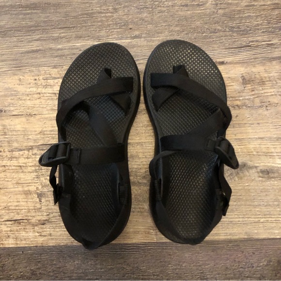 Thick strap all black Chaco Vibram Hiking sandal men’s size 9 EUC main image 8